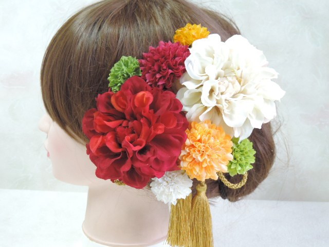 和装が華やかなヘッドアクセサリー　～色打掛や成人式の振袖に～