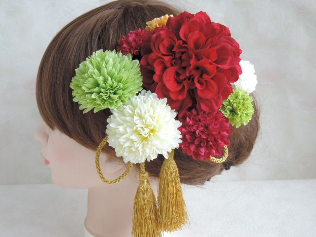 お着物の伝統色を大人に装う髪飾り　　～和装婚の赤い色打掛や成人式振袖に～