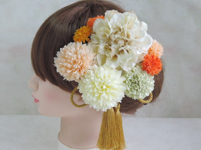人気のカワ渋髪飾りに若草色を添えて。。。　～成人式振袖や卒業式袴に～