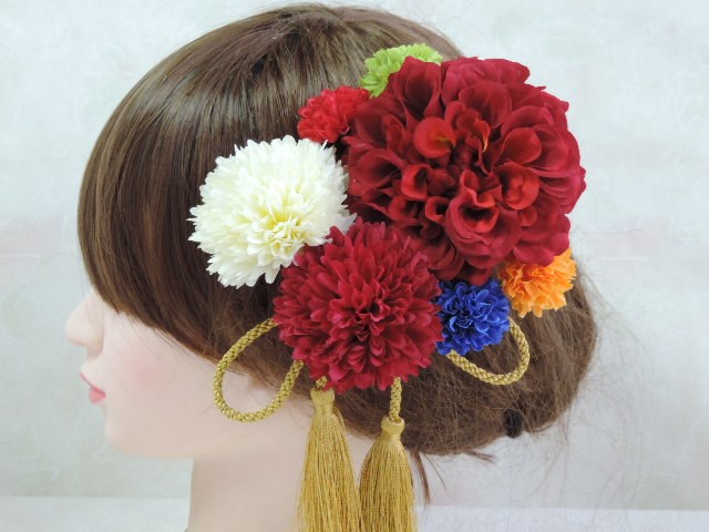 赤に青がきれいに映える髪飾り 4,160円