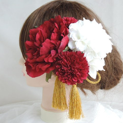 赤い芍薬に白金が豪華な髪飾り　～白無垢や赤い色打掛を召される花嫁様に～ 4枚目の画像
