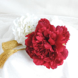 赤い芍薬に白金が豪華な髪飾り　～白無垢や赤い色打掛を召される花嫁様に～ 5枚目の画像