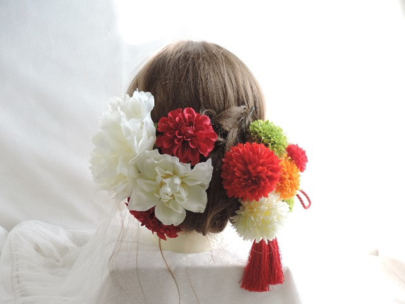 白い芍薬の赤い色打掛や振袖を豪華に装う髪飾り 1枚目の画像