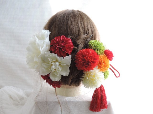 白い芍薬の赤い色打掛や振袖を豪華に装う髪飾り 2枚目の画像