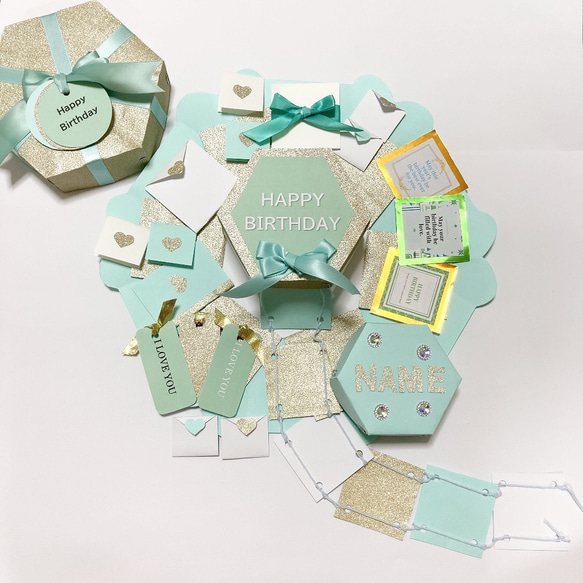 【誕生日用】名入れ✳︎3ボックス　六角形サプライズボックス  ✳︎黄緑×白×ゴールド✳︎ 1枚目の画像