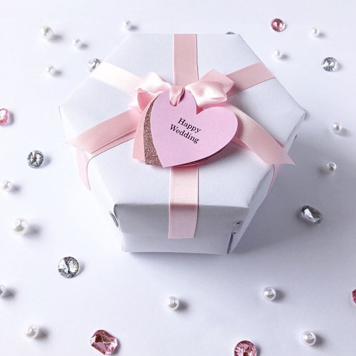 結婚祝い用】名入れ✳︎六角形サプライズボックス ✳︎ピンク×白