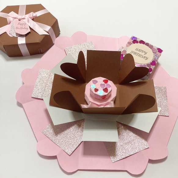 【誕生日用】ケーキつき　六角形サプライズボックス  ✳︎ピンク×ブラウン×白✳︎ 5枚目の画像