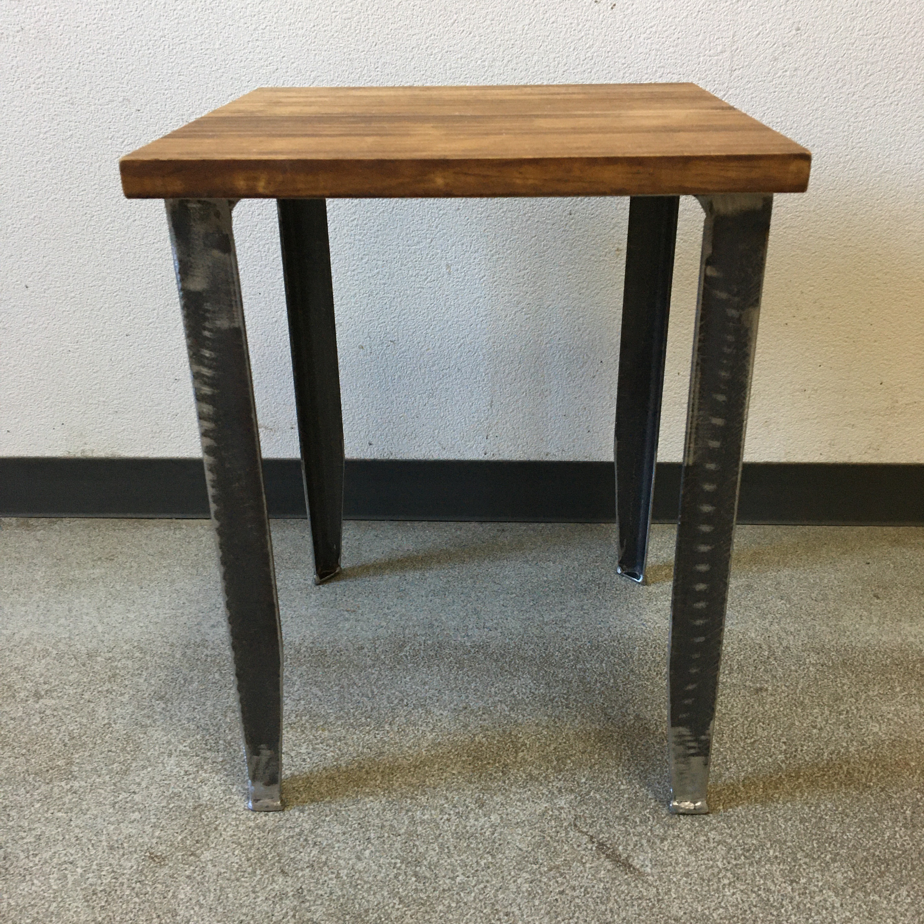 スタッキング　スツール《パイン集成材》