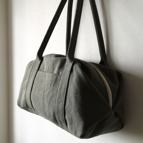 美品！オリーブグリーン ボストンバッグ