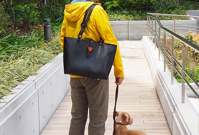 ￥3,000offクーポン配布中★大人のためのキレイめ高級本革トートバッグ：ミスティブラック