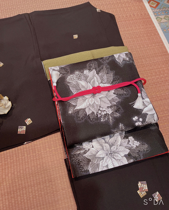 シルバーに輝くBLACK ポインセチア❣️京袋帯のみ 和ラボ帯屋 シルバーに輝くBLACK ポインセチア❣️京袋帯のみ 和ラボ帯屋