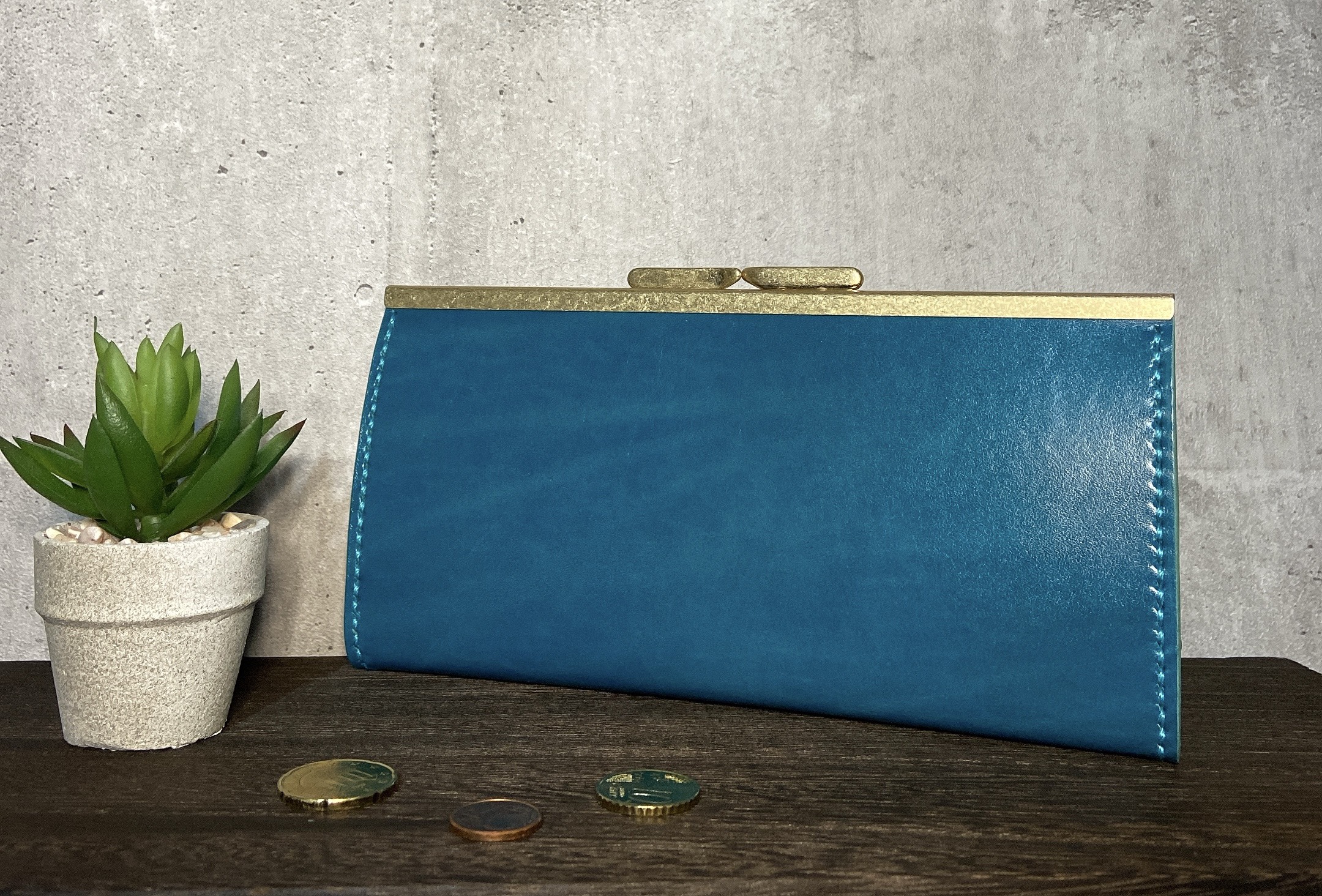 受注製作］ルガトショルダー がま口長財布 琉球ブルー 長財布