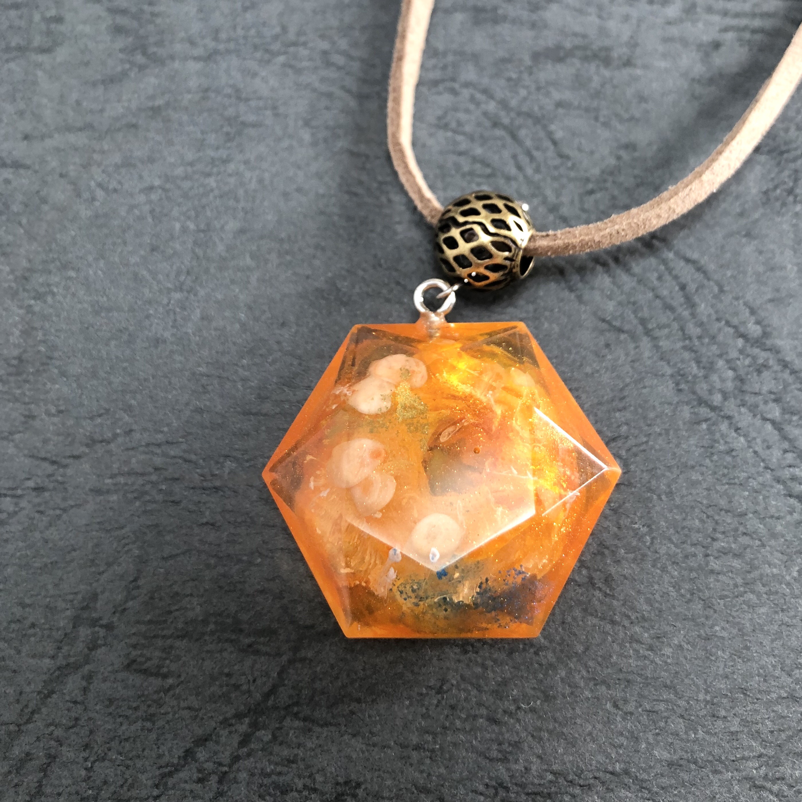 オレンジティーに沈む太陽（ロングネックレス）