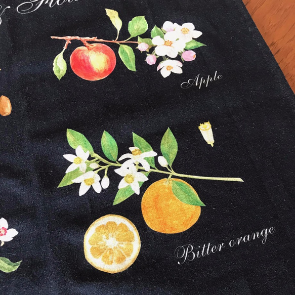 キッチンクロス 黒　Fruits & Flowers Kitchen cloth Black 6枚目の画像