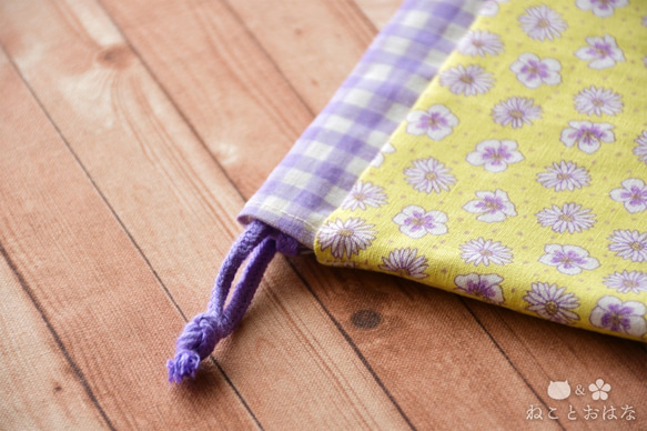 ちびころ巾着３：紫のお花柄　小さな巾着（裏地つき） 2枚目の画像