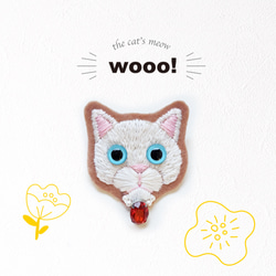 【刺繍　ブローチ】ギフトボックス付　レディな「しろ猫さん」 2枚目の画像