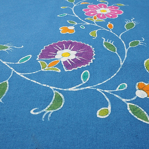 手描きろうけつ染め作品 テーブルクロス花模様 その他アート Batik Ran