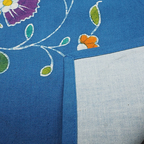 手描きろうけつ染め作品 テーブルクロス花模様 その他アート Batik Ran