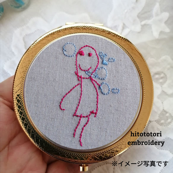 3/29.30.31限定オーダー子供の絵で作る手刺繍コンパクトミラー（線のみの絵）受注生産　子供の成長卒園入学お祝い記念 2枚目の画像