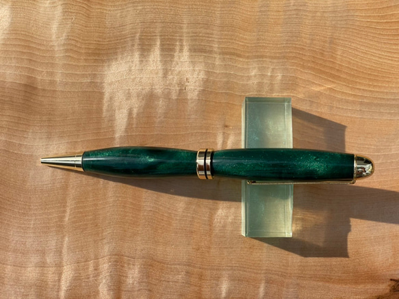 プレゼント用エポキシレジンボールペン　エメラルドグリーン 3枚目の画像