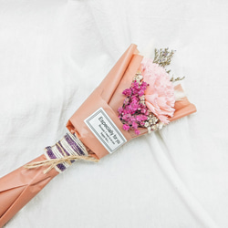 SP02《限量母親節花束禮》大朵粉色康乃馨單枝花束 乾燥花 永生花 禮盒加購 第4張的照片