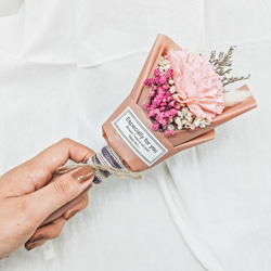 SP02《限量母親節花束禮》大朵粉色康乃馨單枝花束 乾燥花 永生花 禮盒加購 第5張的照片