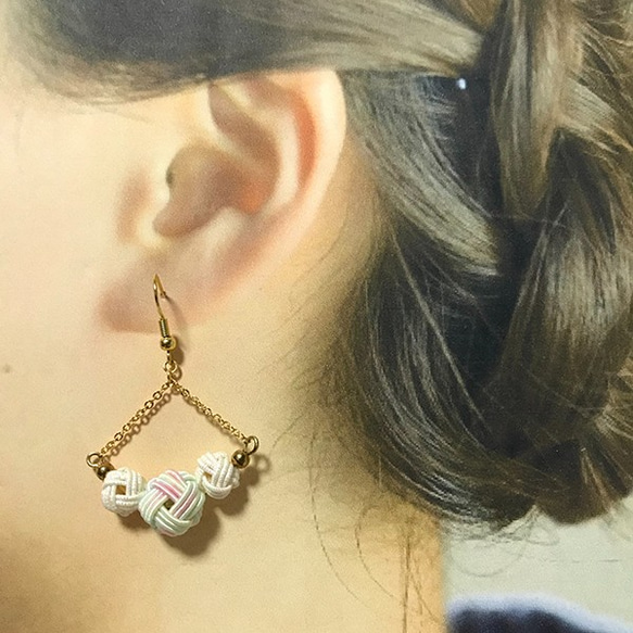 あわじ玉のピアス 2枚目の画像