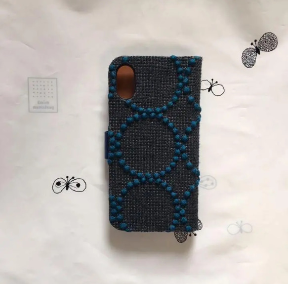 手帳型ケースiPhoneX/iPhoneXSミナペルホネン タンバリン チャコール×ブルー 3枚目の画像