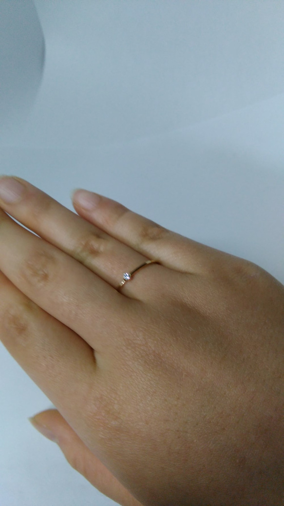 世界一細い　極細平打18金 1.8ミリフクリン留め 4枚目の画像