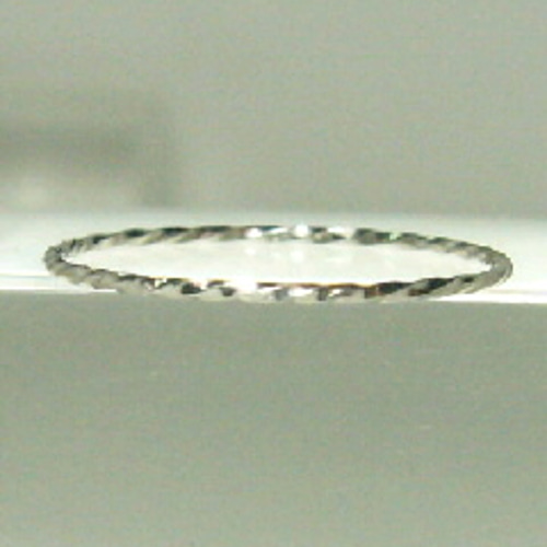 超スキニー プラチナ900リング 極細ツイスト 指輪・リング