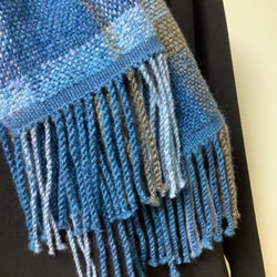 手織りのウールマフラー(手紡ぎ糸使用) 4枚目の画像