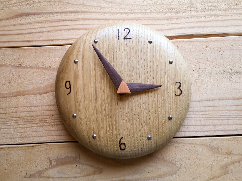 栗の木のまる時計・20ｃｍ