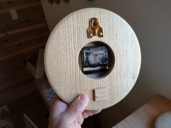 栗の木のまる時計・20ｃｍ 2枚目の画像