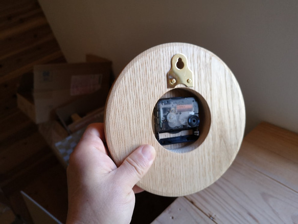 栗の木のまる時計・18ｃｍ・木製針タイプ 2枚目の画像