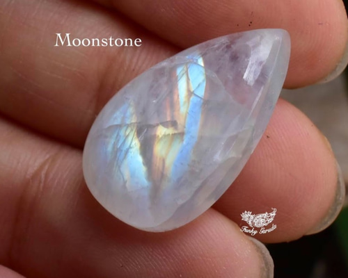 虹入り☆虹の光☆レインボームーンストーン ルース moon040 天然石