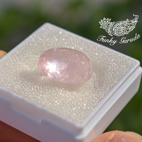 虹入りクンツァイト ルースkun002 天然石 Funky garuda stone