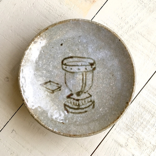 絵付け器》皿 Φ10.6cm(鉄絵/灰釉/萩)雑貨イラスト[A-02 絵付け器》皿 Φ10.6cm(鉄絵/灰釉/萩)雑貨イラスト[A-02