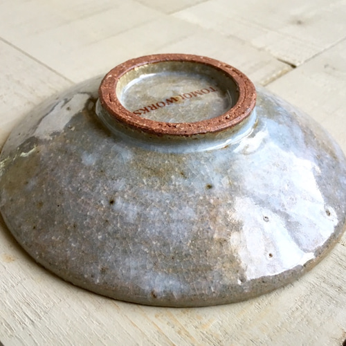 絵付け器》皿 Φ10.6cm（鉄絵／灰釉／萩）雑貨イラスト［A-02