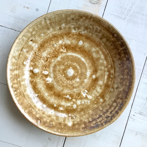 白結晶器》鉢皿 Φ17.8cm（チタン釉）飴色[T-08] 中皿 TOMOI WORKS 通販