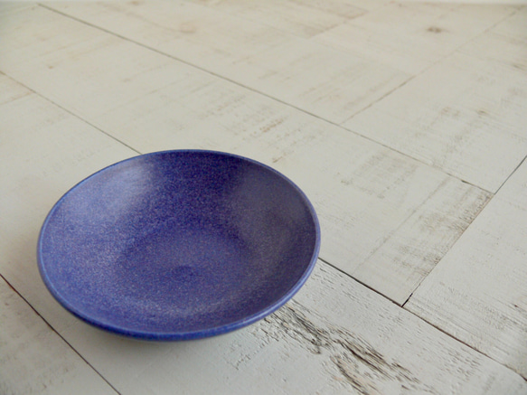 《ブルー器》鉢皿　Φ9.1cm（コバルト／ピンク結晶）［B-02] 5枚目の画像