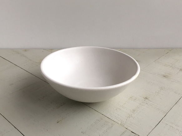 《白マット器》鉢皿・ボウル　Φ13.2cm（白マット釉／貫入）［W-12] 2枚目の画像