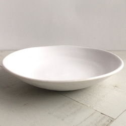 《白マット器》鉢皿　Φ17.1cm（白マット釉／貫入）波　ウェーブ［W-25] 3枚目の画像