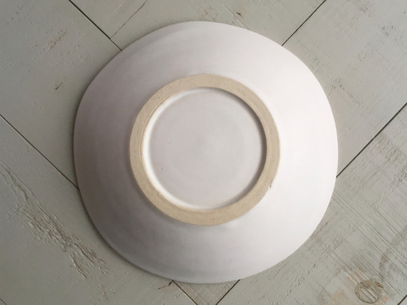 《白マット器》鉢皿　Φ17.1cm（白マット釉／貫入）波　ウェーブ［W-25] 5枚目の画像