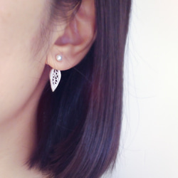 天然珍珠配小葉子純銀耳環 (3 way, 三種配戴方式, 簡潔優雅耳環, 真實的小葉子拓印) 第5張的照片