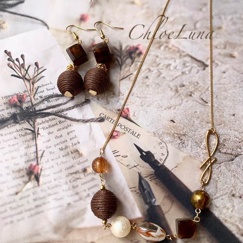 ニットにぴったり 糸巻きビーズのネックレス、ピアスセット