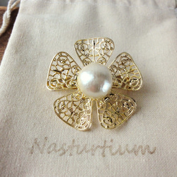 arabesque　brooch　(cotton  pearl) 1枚目の画像