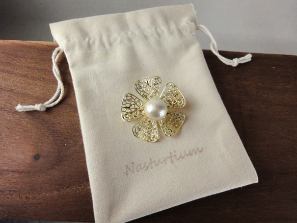 arabesque　brooch　(cotton  pearl) 4枚目の画像