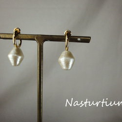 cotton pearl earrings (rhombus) 1枚目の画像