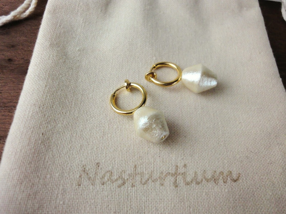 cotton pearl earrings (rhombus) 4枚目の画像