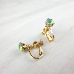Vintage czech glass earrings【Green】 2枚目の画像